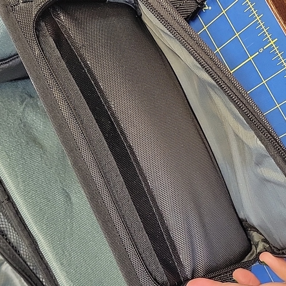 Nikon Gray & Black Camera Bag Multi Pocket Adj Strap Preloved - Picture 9 of 9